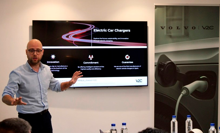 La valenciana V2C, especializada en cargadores para vehículos eléctricos y gestión inteligente de energía, prepara su llegada a Latinoamérica con foco en Argentina, Brasil, Uruguay, Perú y México. Hoja de ruta, el rol de las flotas y exigencias de la carga pública.